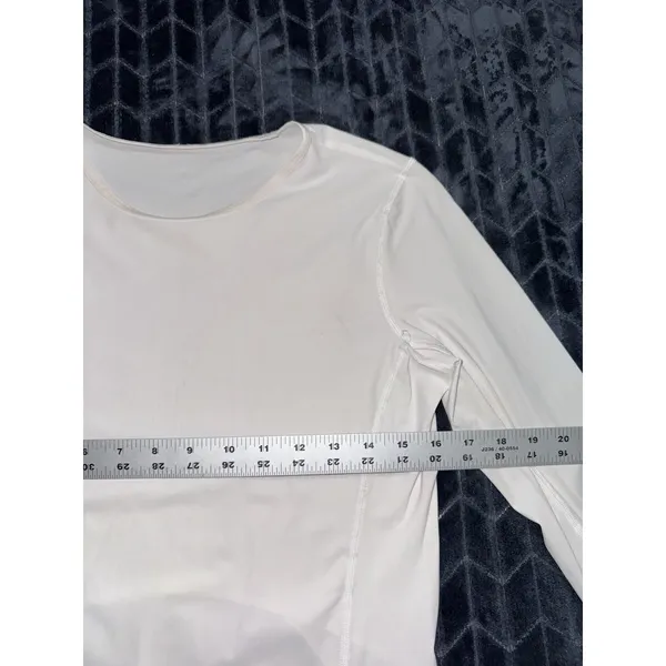 Lululemon Women's White Look Ahead Run Long Sleeve Size 6 - Image 6