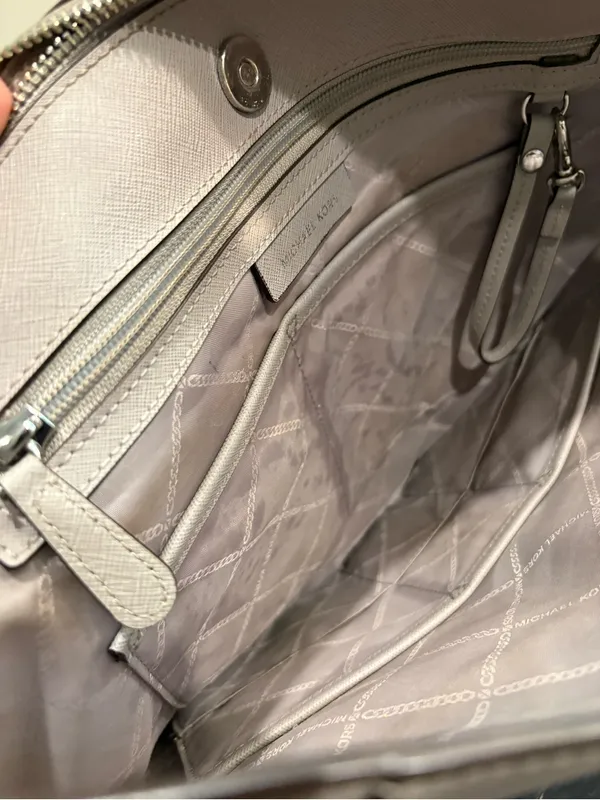 Michael Kors Ciara Large East West‎ Top Zip Saffiano Leather Tote Bag in Grey - Image 9