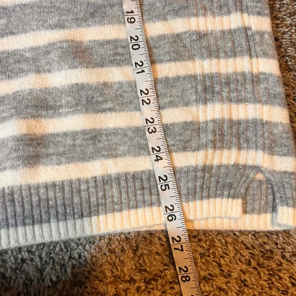 LOFT Striped Turtleneck Sweater Women's‎ Size S Gray White Cozy Knit Pullover - Image 4