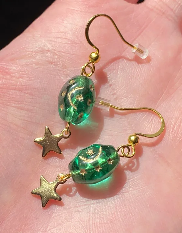 boho vintage fairy whimsical style quality Czech glass moon/star beads dangle earrings🌝🌠💚⭐️ - Image 3