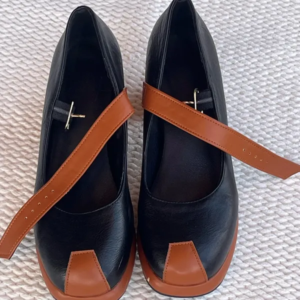 Two-Tone Black & Tan Split Toe Mary Janes - Block Heel - Size 245(7.5/8 US) - Image 2