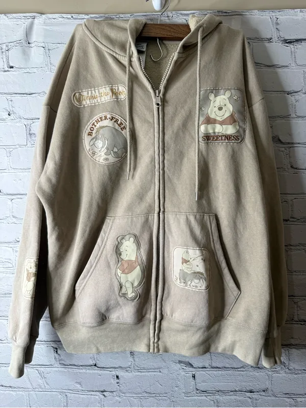 Women’s beige Winnie the Pooh zip front hoodie size medium - Image 3