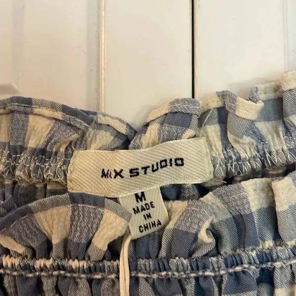 Max Studio NWT blue gingham smocked bust blouse M - Image 4