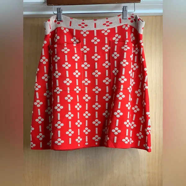 Anthropologie Maeve Red and Tan Patterned Mini Skirt. Size-L - Image 3