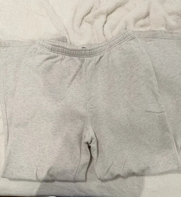 Brandy Melville Sweatpants Grey - Image 2