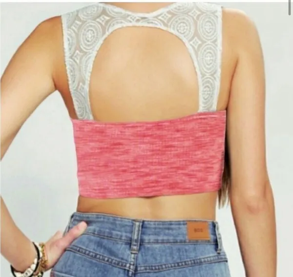 Urban Outfitters Pink/red and white lace cropped zip up top - Image 3