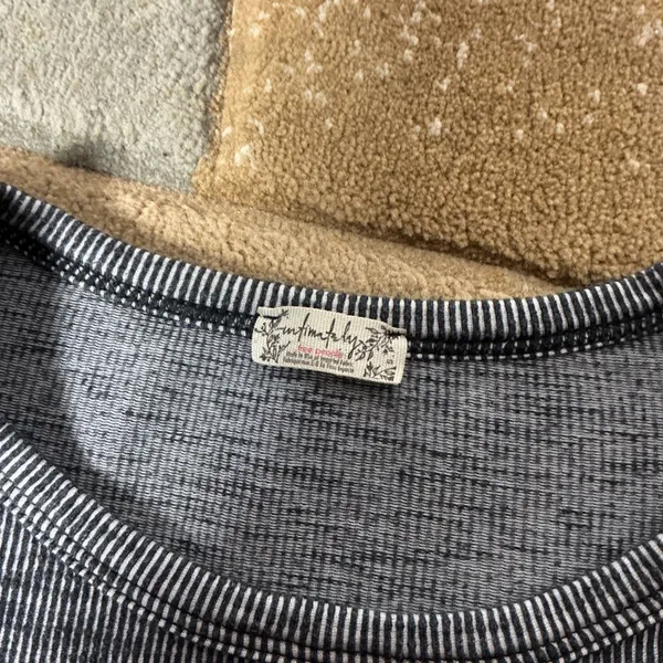 Free People Ruched Sleeve Striped Top Women Small Grey Space Dye Ribbed Knit Tee - Image 4