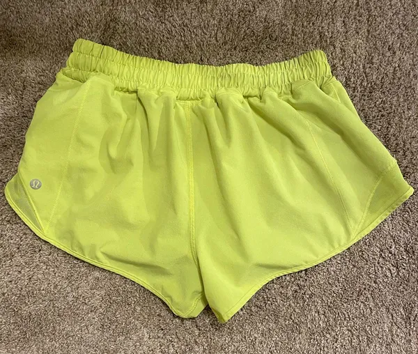 Lululemon Shorts Hotty Hot Size 8 Reg - Image 2