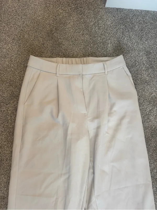 Old Navy Cream High-Waist Straight-Leg Trousers - Image 4