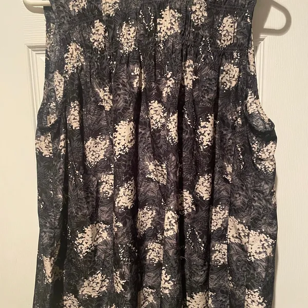 Pre-Owned JOIE Fern Smocked Yoke Top Baltic Print Black, Size L $19, B51 - Image 3