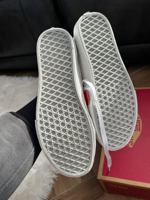Vans Old Skool White Size 9 - Image 4