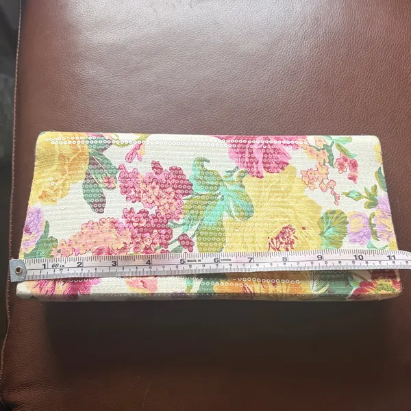 Victorian style Tapestry sequence floral clutch Pink - Image 6