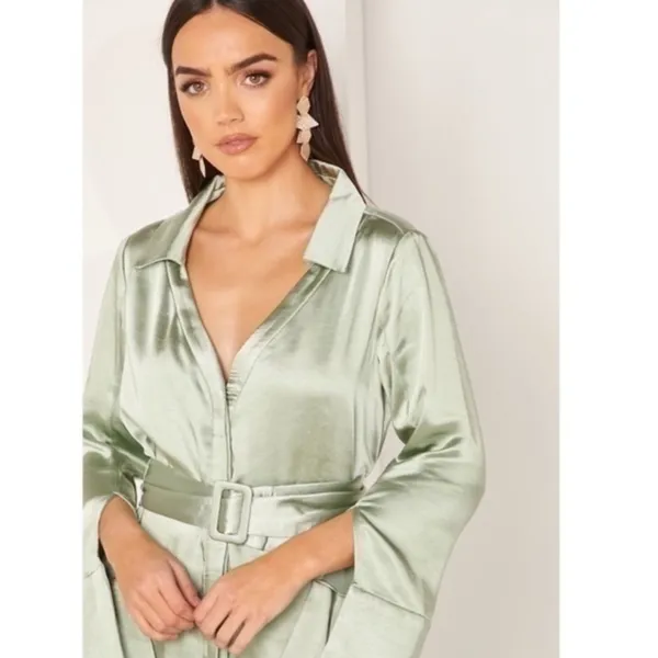 ELLIATT sage Riley shirt bright green v neck button down - Image 2