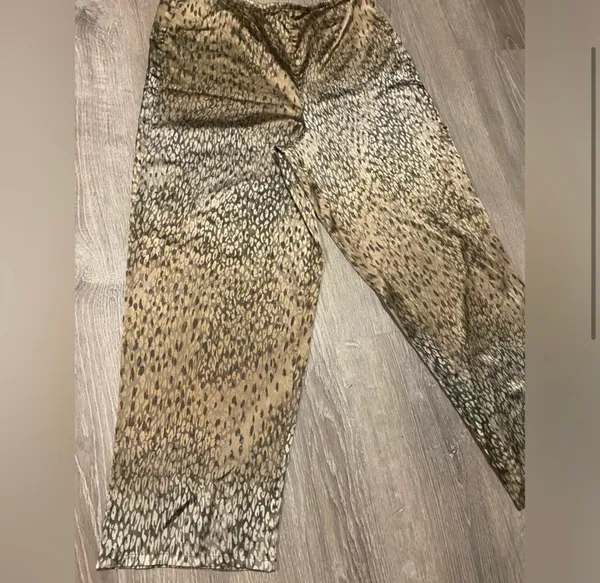 Victorias Secret Satiny Animal Print Lounge | Pajama Set - Image 4