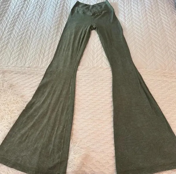 Green Aerie Flare Leggings - Image 2
