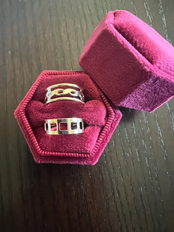 10k Gold Plated (2) in a Set Adjustable Toe Rings NWT - Image 2