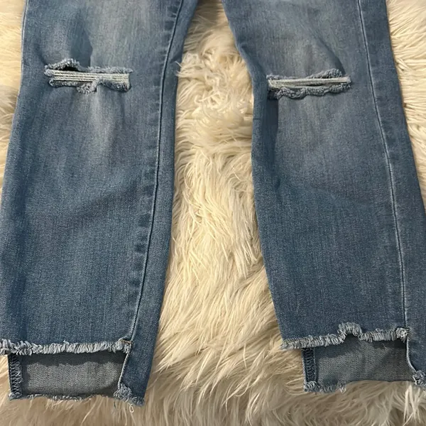 Guess Blue Ankle Cropped Jeans - Image 2