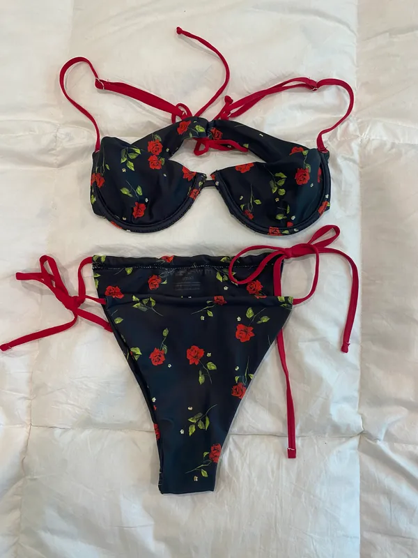 Everieswim Brand New - Black With Red Roses Bikini - Image 3