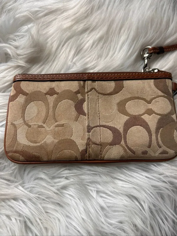 Coach Y2K brown wristlet small signature sees with the leather strip - Image 3