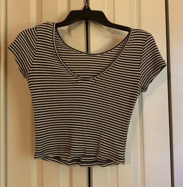 Brandy Melville Striped Crop Top - Image 4