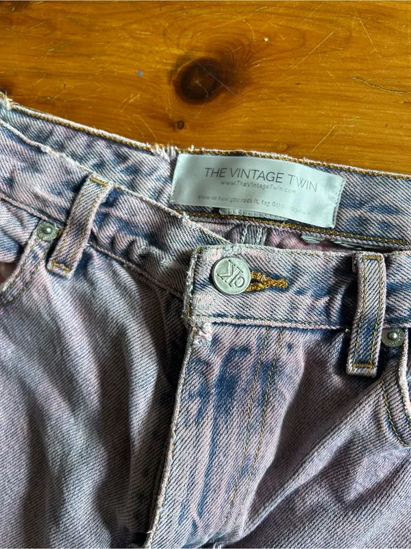 Calvin Klein vintage purple wash distressed shorts 28 - Image 4