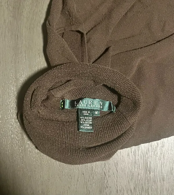Dark brown sleeveless turtleneck - Image 4