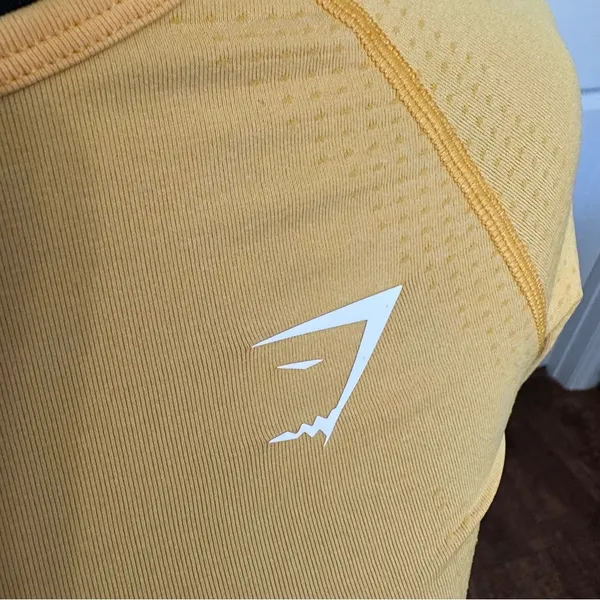 Gym Shark Long Sleeve Cropped Activewear Top - Women's Size XSmall Yellow - Image 3