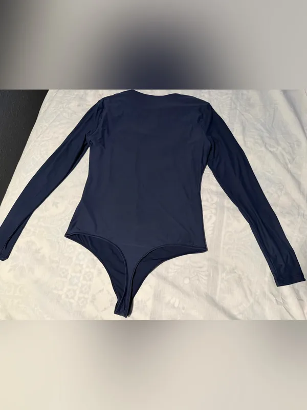 Abercrombie & Fitch navy blue Long-Sleeve Crewneck thong Bodysuit size L - Image 3