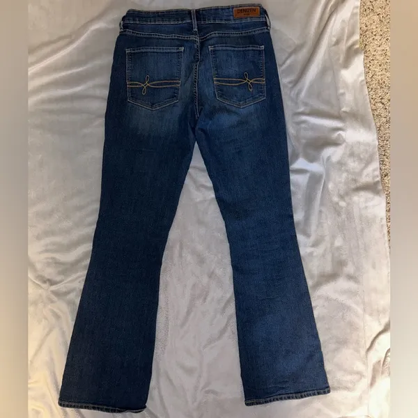 Levi's Bootcut Jeans - Image 6