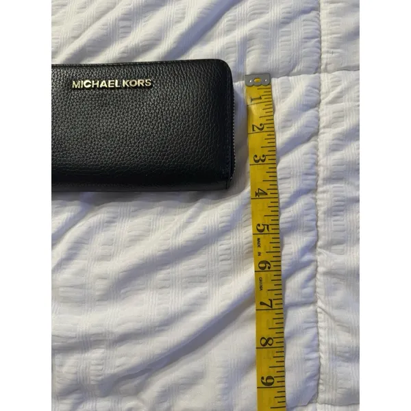 Michael Kors Black Wallet Zipper Gold Travel Classic Old Money Quiet Luxury - Image 7