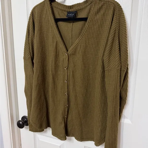 Out from Under x‎ Urban Outfitters green ribbed button front casual top small - Image 3