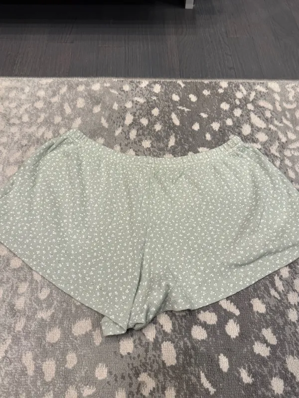 Brandy Melville green floral shorts with eyelets - Image 4