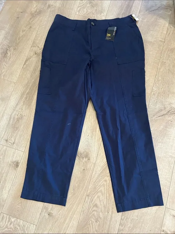 Lee Ultra Lux Comfort With Flex-To-Go Loose Utility Pant (Plus), 20w, Nwt - Image 4
