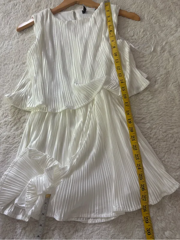 Lulus Chic Lavishness White Satin Plisse Sleeveless Romper Size XXS Bridal Party - Image 8