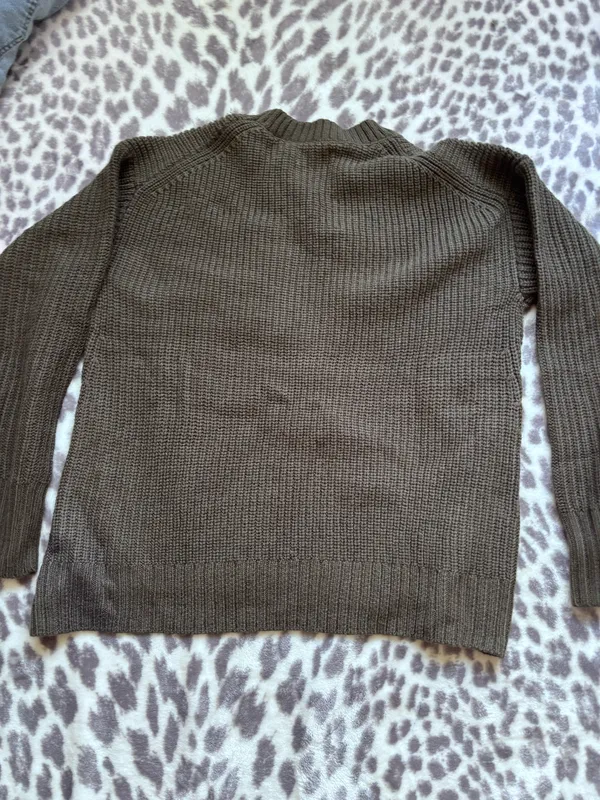 SO Sweater - Image 2