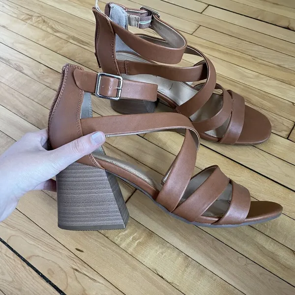 Time & Tru Memory Foam Strappy Heels Size 11 Light Brown‎ summery wedding shoes - Image 2