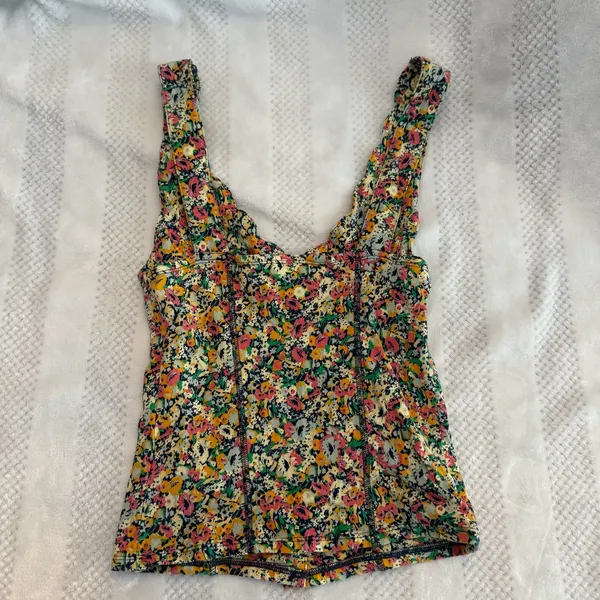 new kimchi blue floral tank top size Small - Image 3