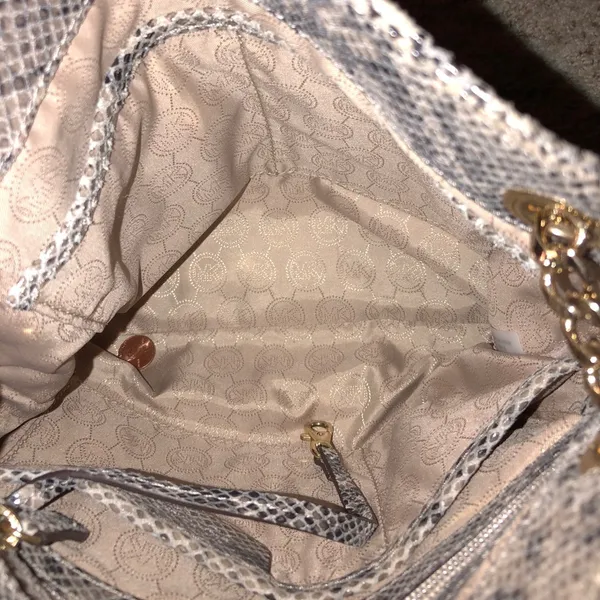 Michael Kors MOVING SALE! [AUTHENTIC] NWOT bag - Image 3