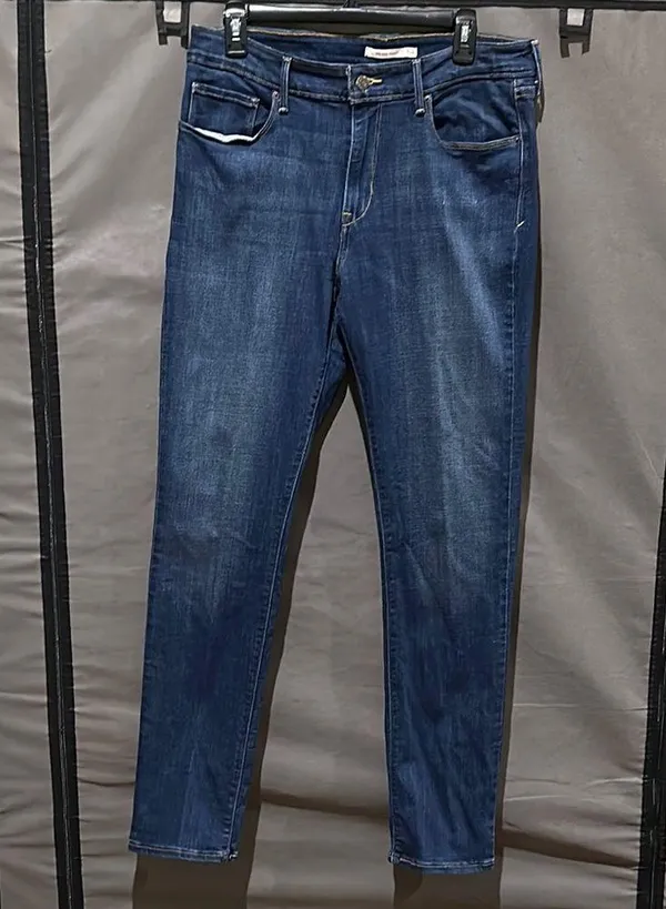 Levi’s Women blue five pocket jeans - Image 4