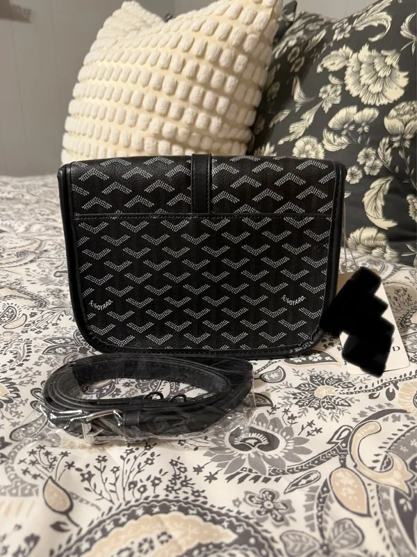 Black chevron crossbody bag - Image 2