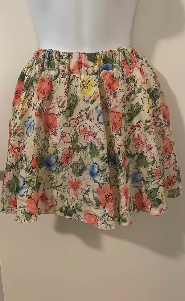 Hardly Worn Floral Mini Skirt with under pants - Image 2