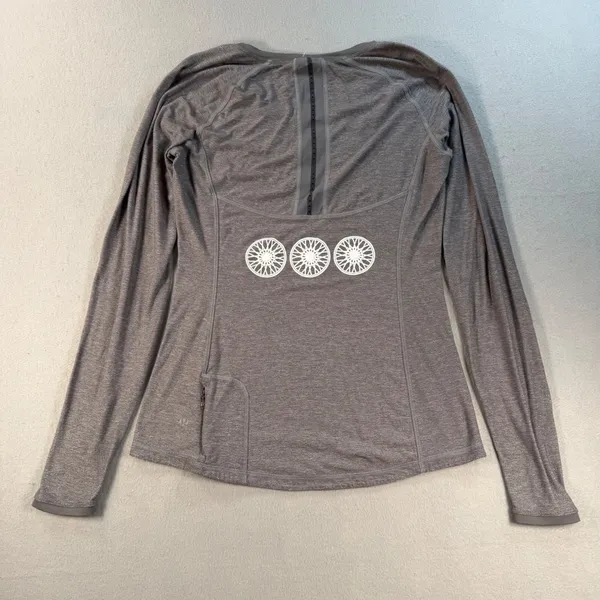 Lululemon Gray Long Sleeve Running Top Mesh Panels Back Pocket Wheel Graphic - Image 2