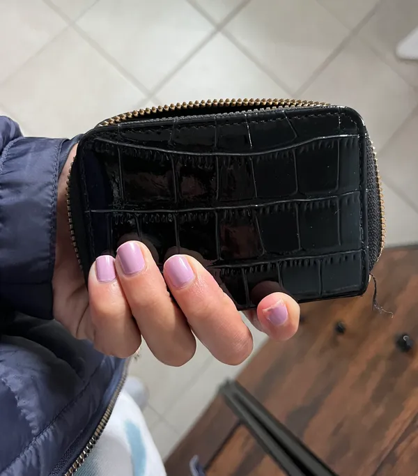 Black Snakeskin Card Holder - Image 3
