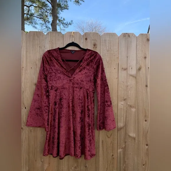 Chloah womens Velvet dress size small Maroon Bell sleeve Soft Spring‎ Summer - Image 3