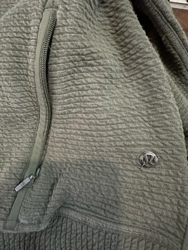 lululemon athletica Olive Quilted Bomber Jacket - Women's size 6 - Image 11