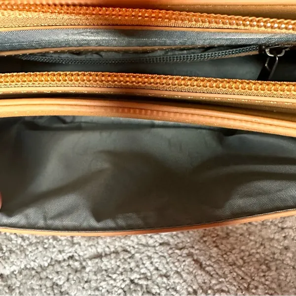 (NWOT) Pixie Mood - The Zoe Crossbody Vegan Leather‎ Bag, Honey Zip Closure - Image 2