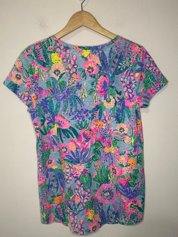 NWOT Lilly Pulitzer Etta V-neck tshirt me and my zest cactus floral print 001504 - Image 2