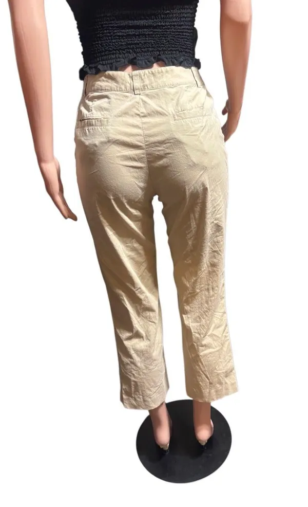 Banana Republic mid rise Tan Capri pants size 4/S Pre owned tan capri cropped pants with belt loops, two back pockets zipper, and hook closure. Dressy business, casual, stretchy slim straight trousers - Image 4