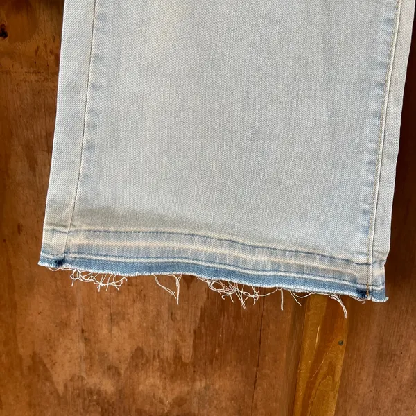 Levi’s Women's 726 High Rise Flare Jeans Light Wash Size 29/30. NEW! - Image 4