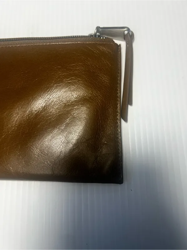 HOBO Vida Wristlet In Polished Leather - Truffle - Image 3